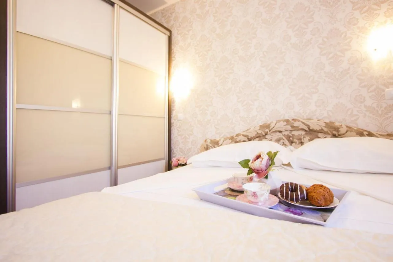Apartments Paradise トロギール