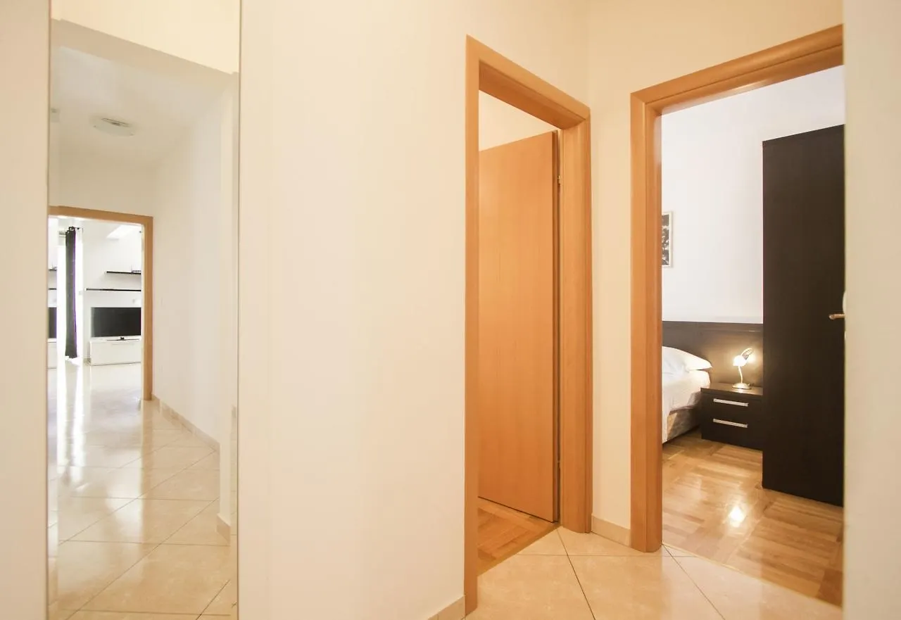 Apartments Paradise トロギール クロアチア