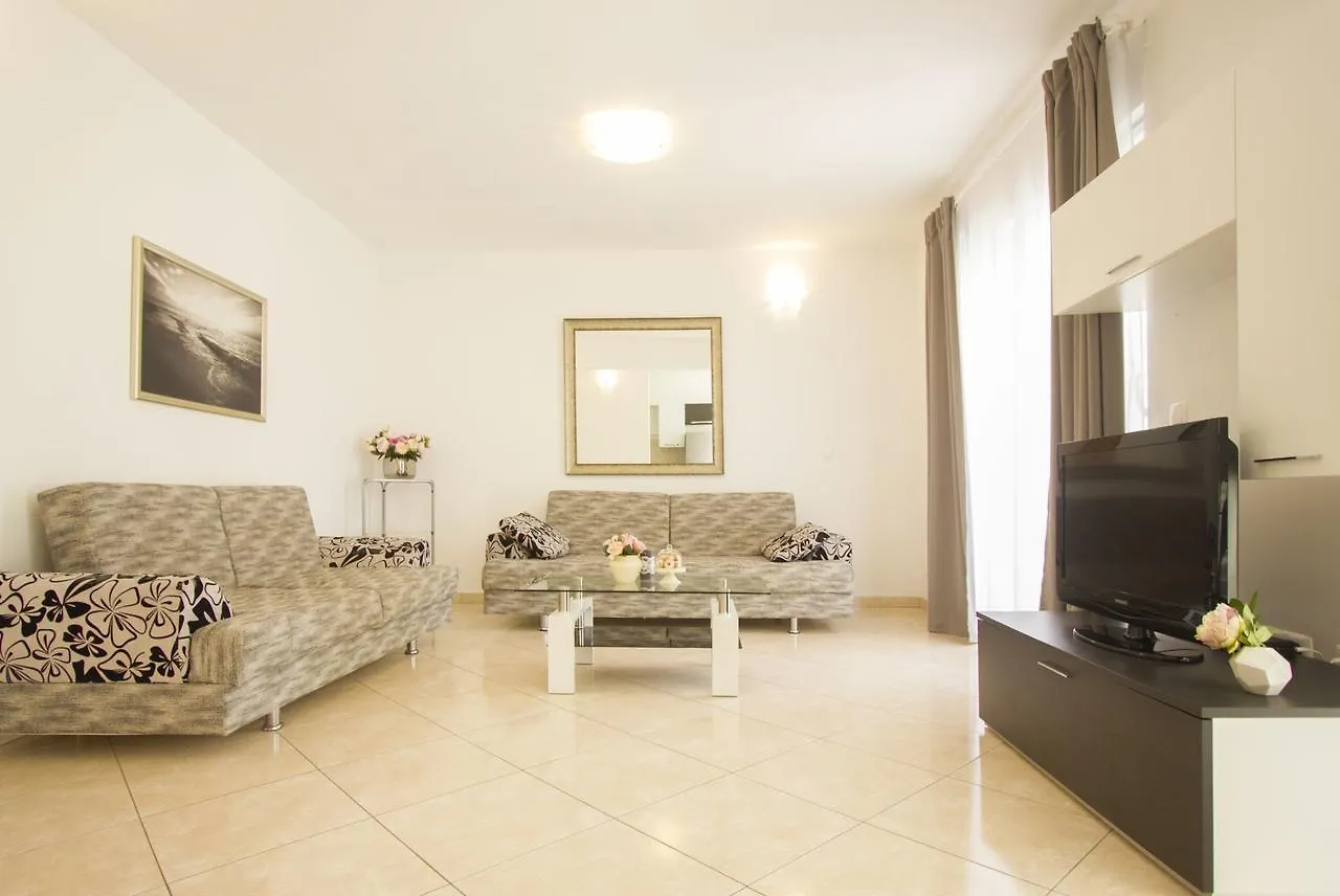 Apartments Paradise Trogir